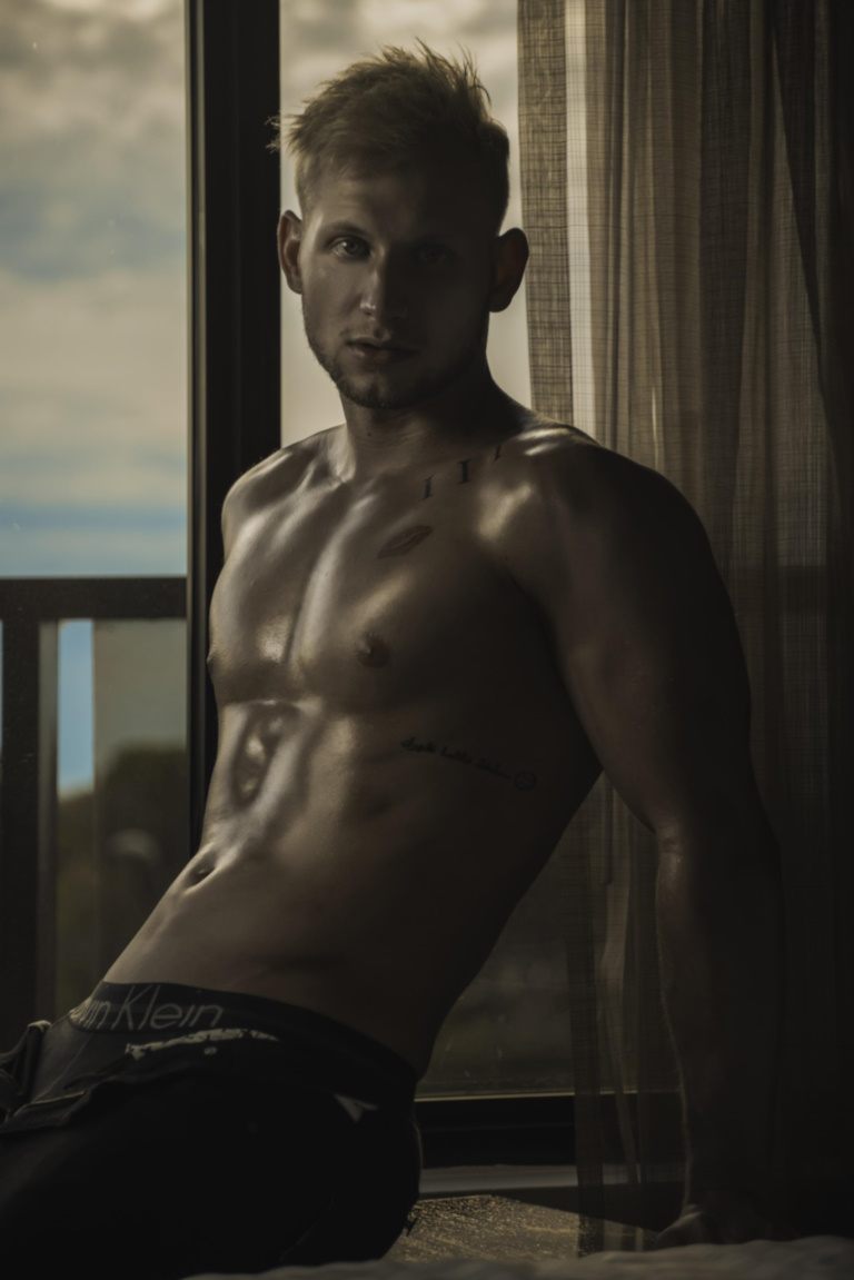ADELAIDE_MALE-STRIPPER-DECKSTAR