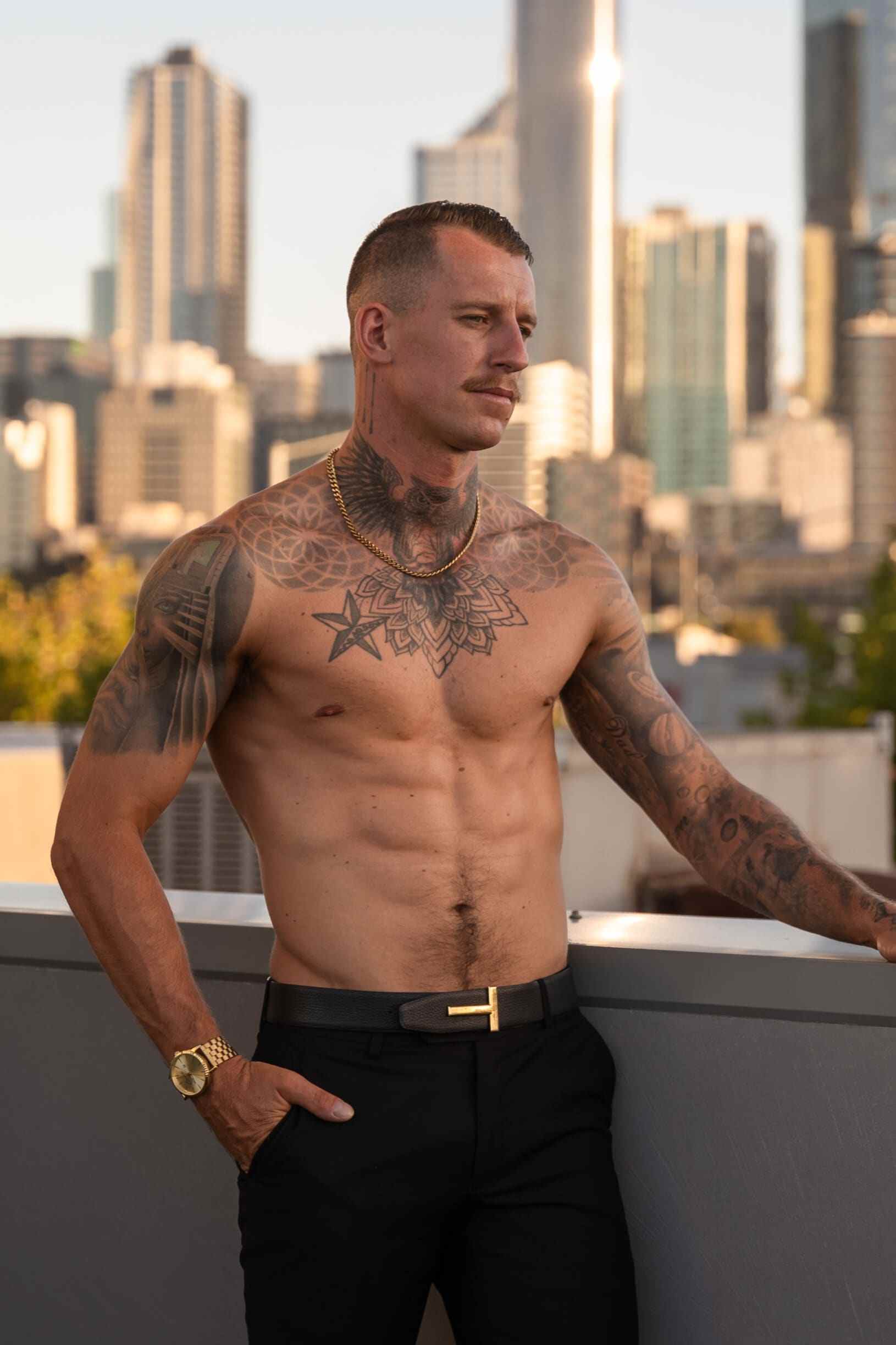 MAX-MELBOURNE-TOPLESS-HOST