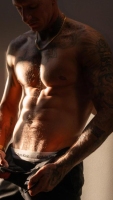 MAX-MELBOURNE-WAITER-TOPLESS