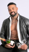 MELBOURNE-TOPLESS-WAITER-YOANDY-DARK-SKIN