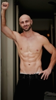 Magicmen-Gorgio-Topless-Waiter-scaled