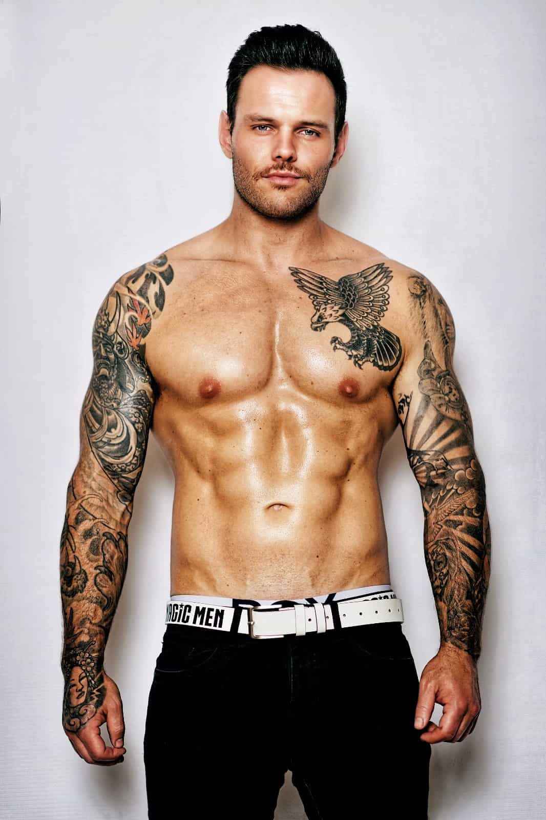 magic-men-topless-waiter-sydney-jordan-m-min